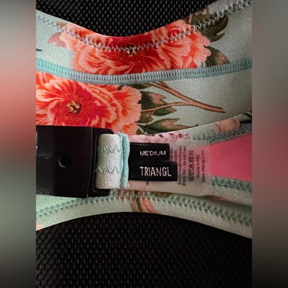 Triangl Floral Bandeau Bikini. Top Medium, Bottom-Large. - Picture 6 of 7
